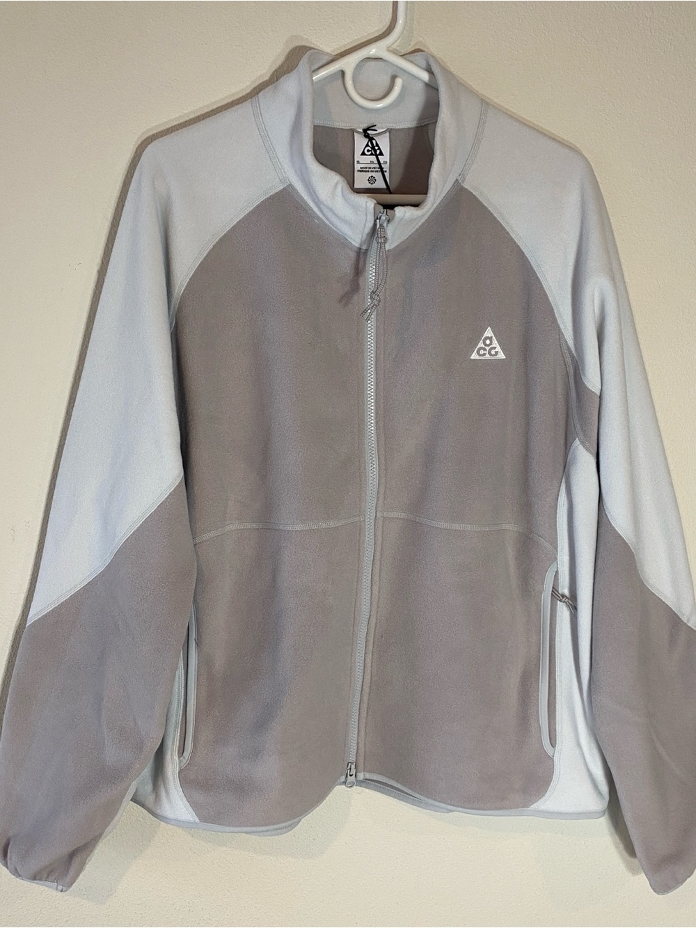 Nike ACG Wolf Tree Full Zip Fleece Jacket Bone Gray $135 - Unisex Large